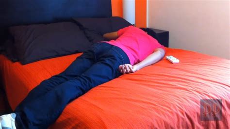 se la follan mientras duerme|Folladas Mientras Duermen Videos Porno 